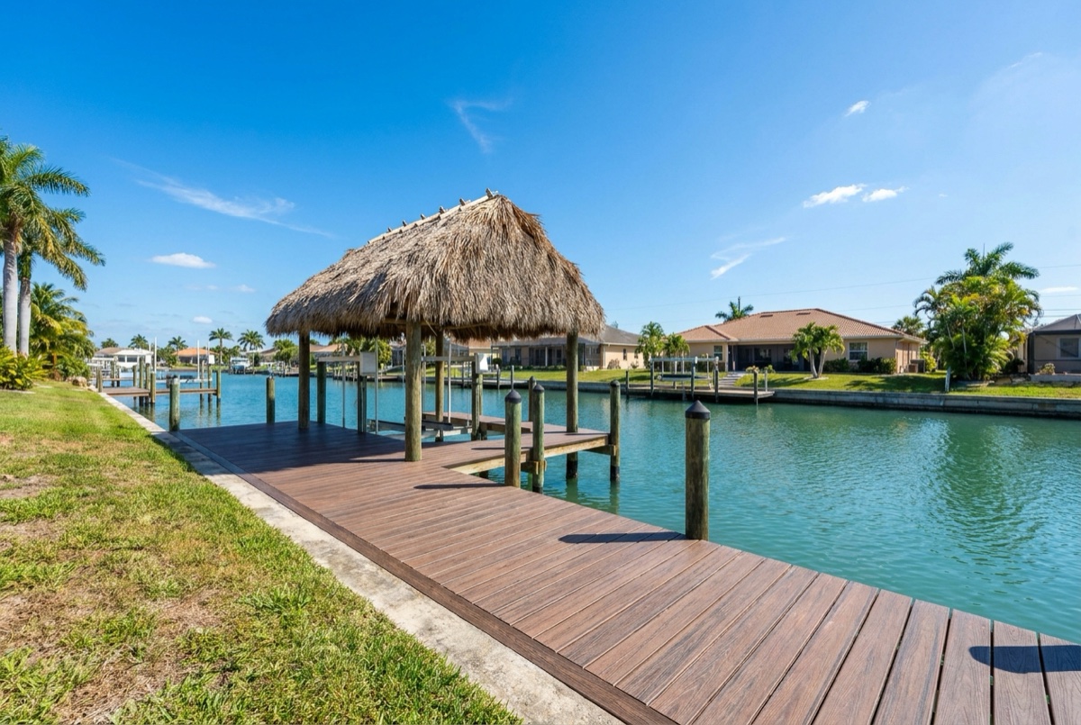 Tiki Huts in Southwest Florida — Florida Lifts & Docks
